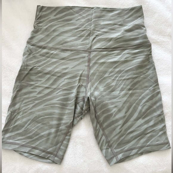 Lululemon align biker shorts - Picture 4 of 7